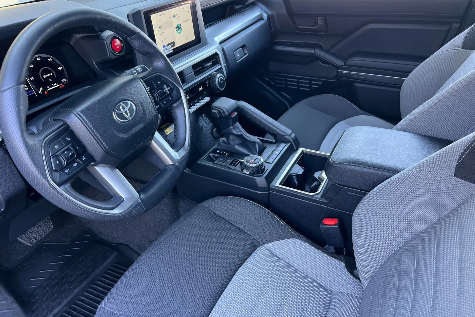 2025 Toyota 4Runner TRD Off-Road - Photo 9