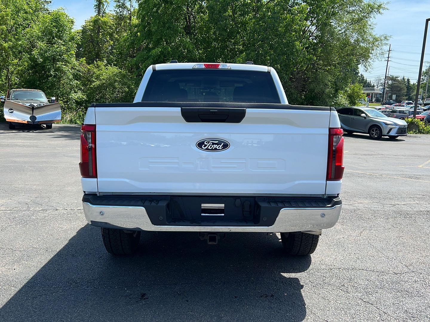 Used 2025 Oxford White Ford XLT image 15