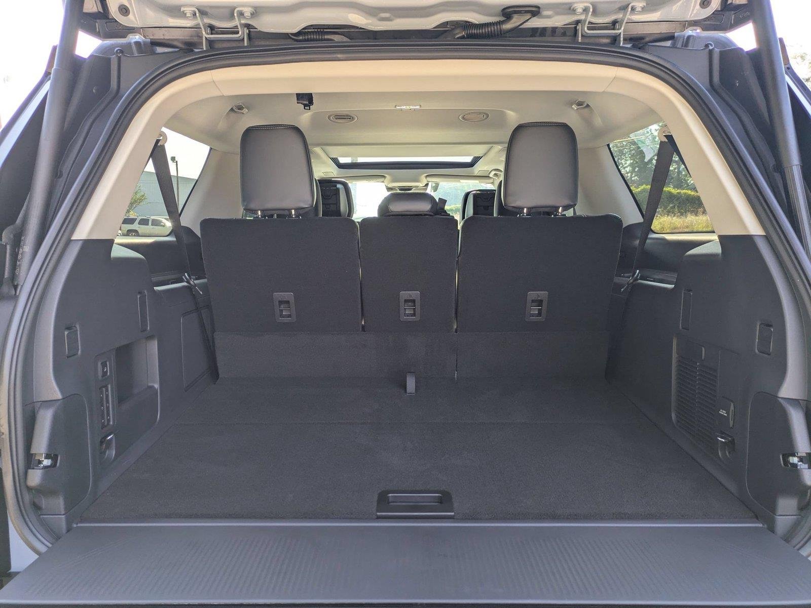 New 2027 Glacier Gray Metallic Tri-Coat Ford MAX Platinum image 31