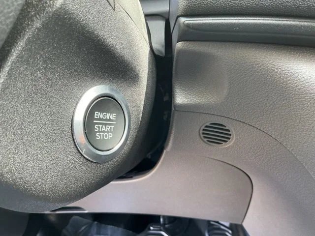 New 2026 Oxford White Ford XLT image 25