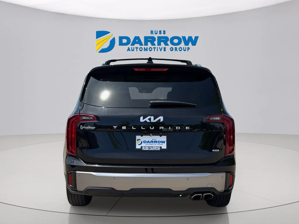 Used 2025 Ebony Black Kia S image 4