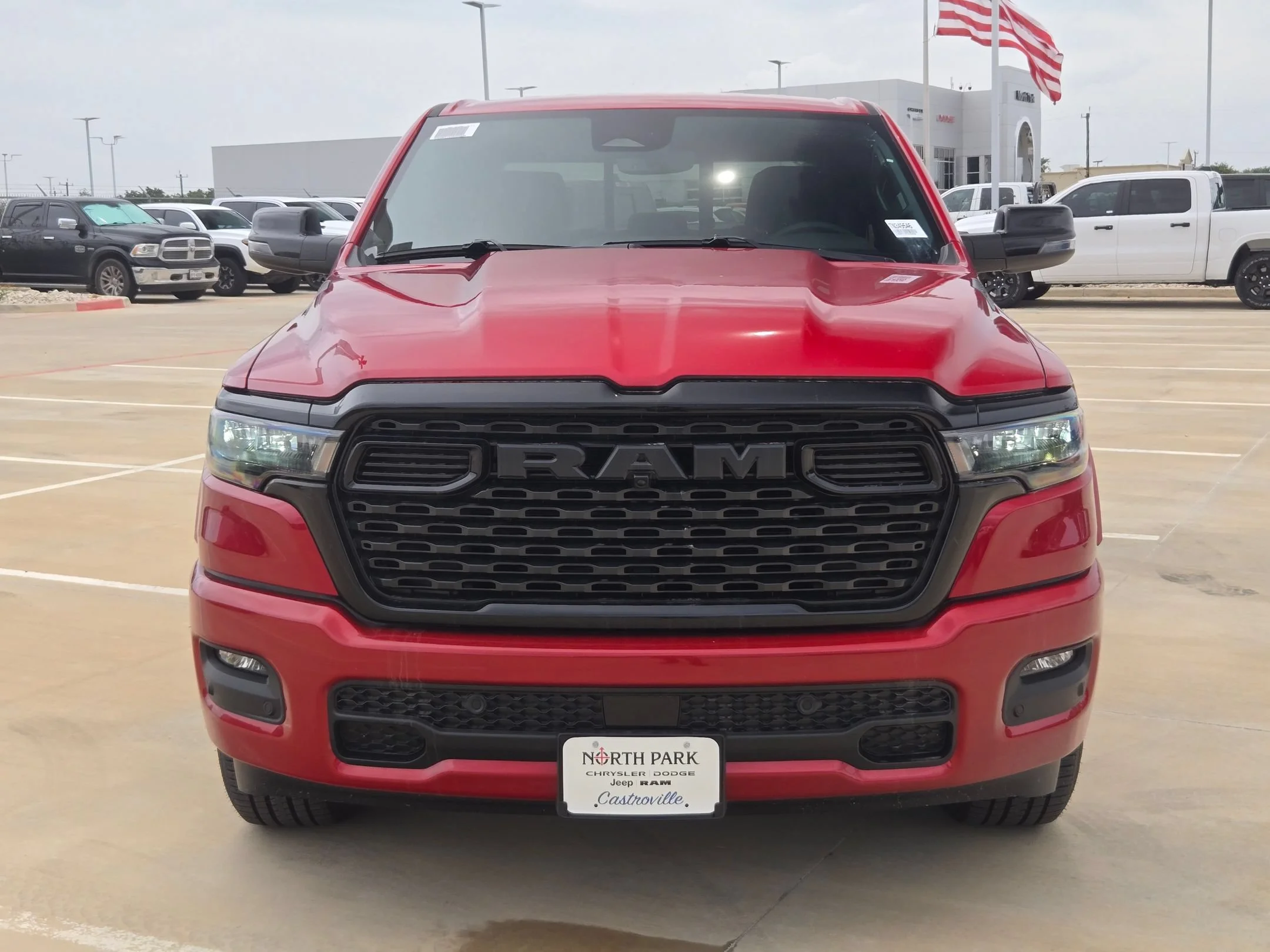 New 2026 Molten Red Pearl-Coat Exterior Paint RAM Big Horn/Lone Star image 8