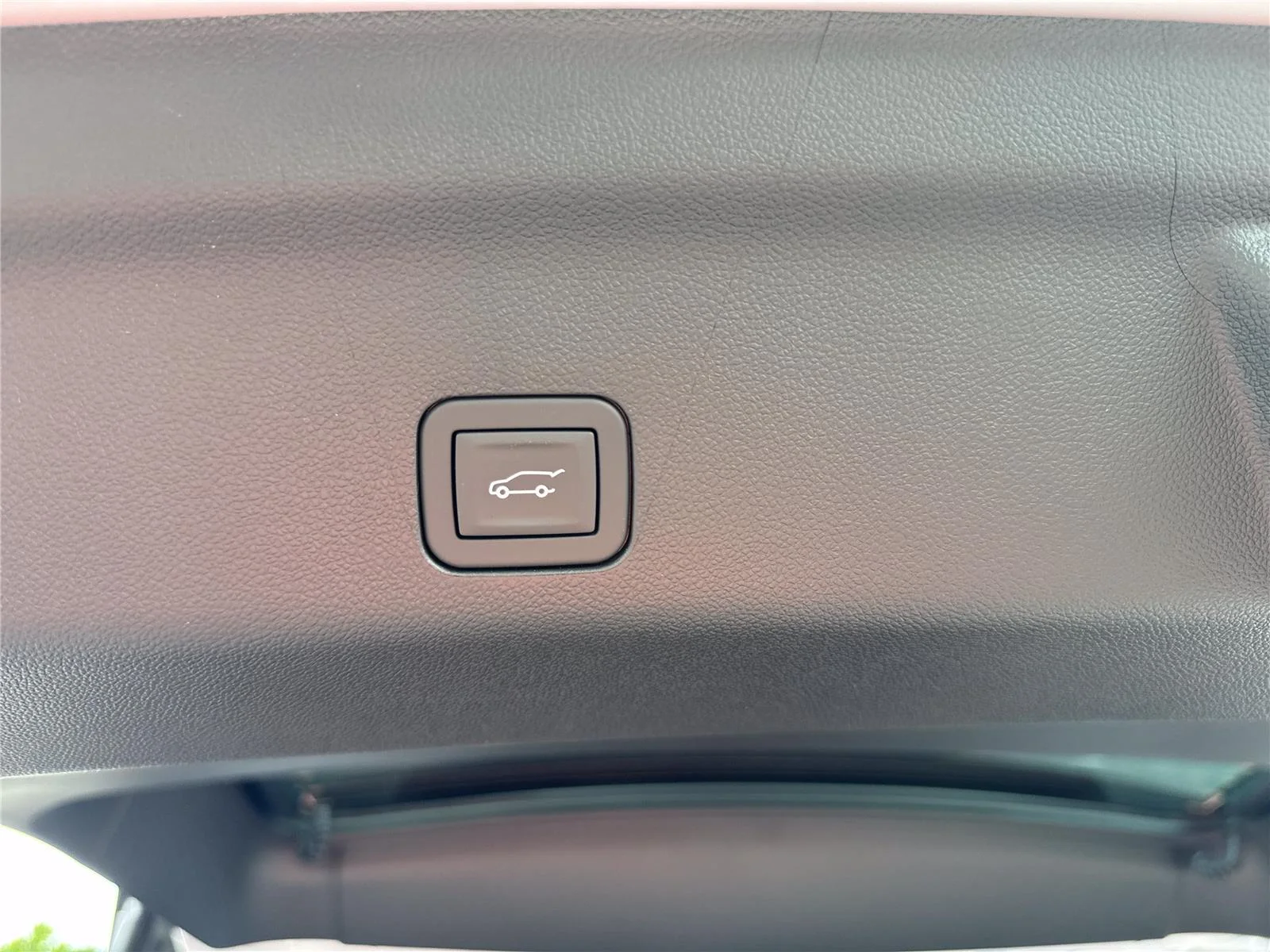 New 2026 Polar White Tricoat Chevrolet High Country image 38