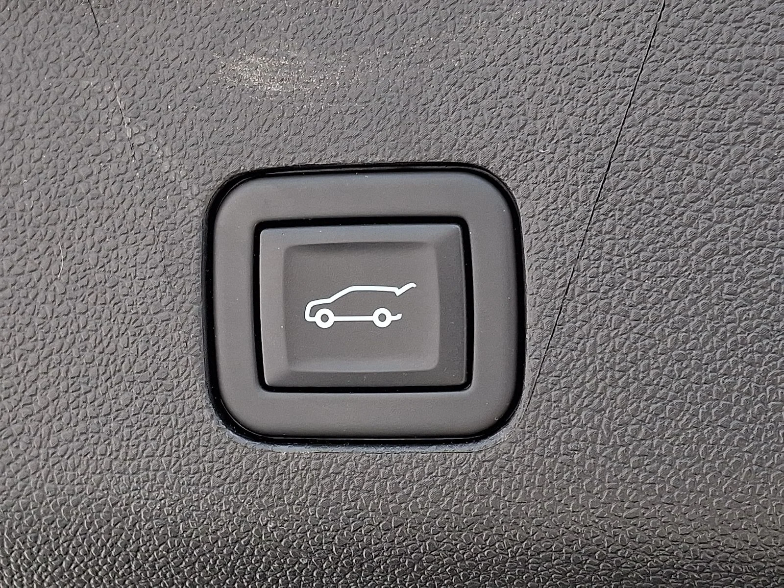 Used 2023 White Chevrolet High Country image 28
