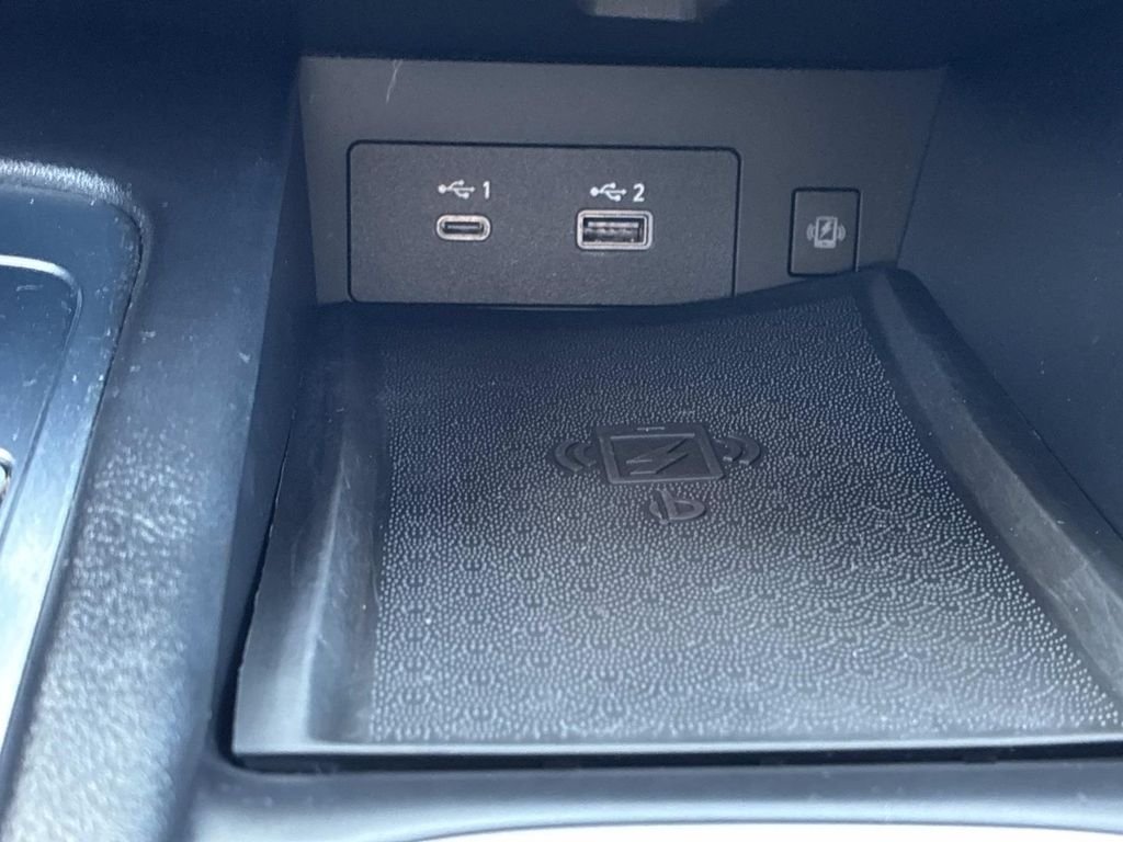 Used 2023 Black INFINITI LUXE image 36