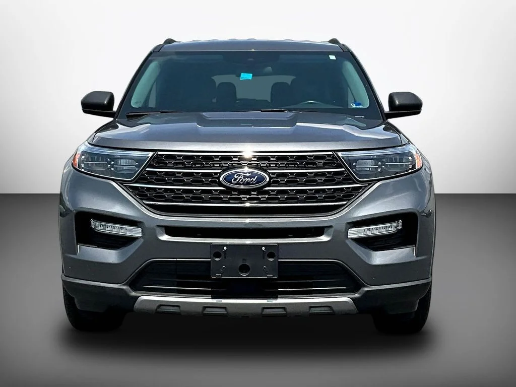 Certified Used 2023 Gray Ford XLT image 2