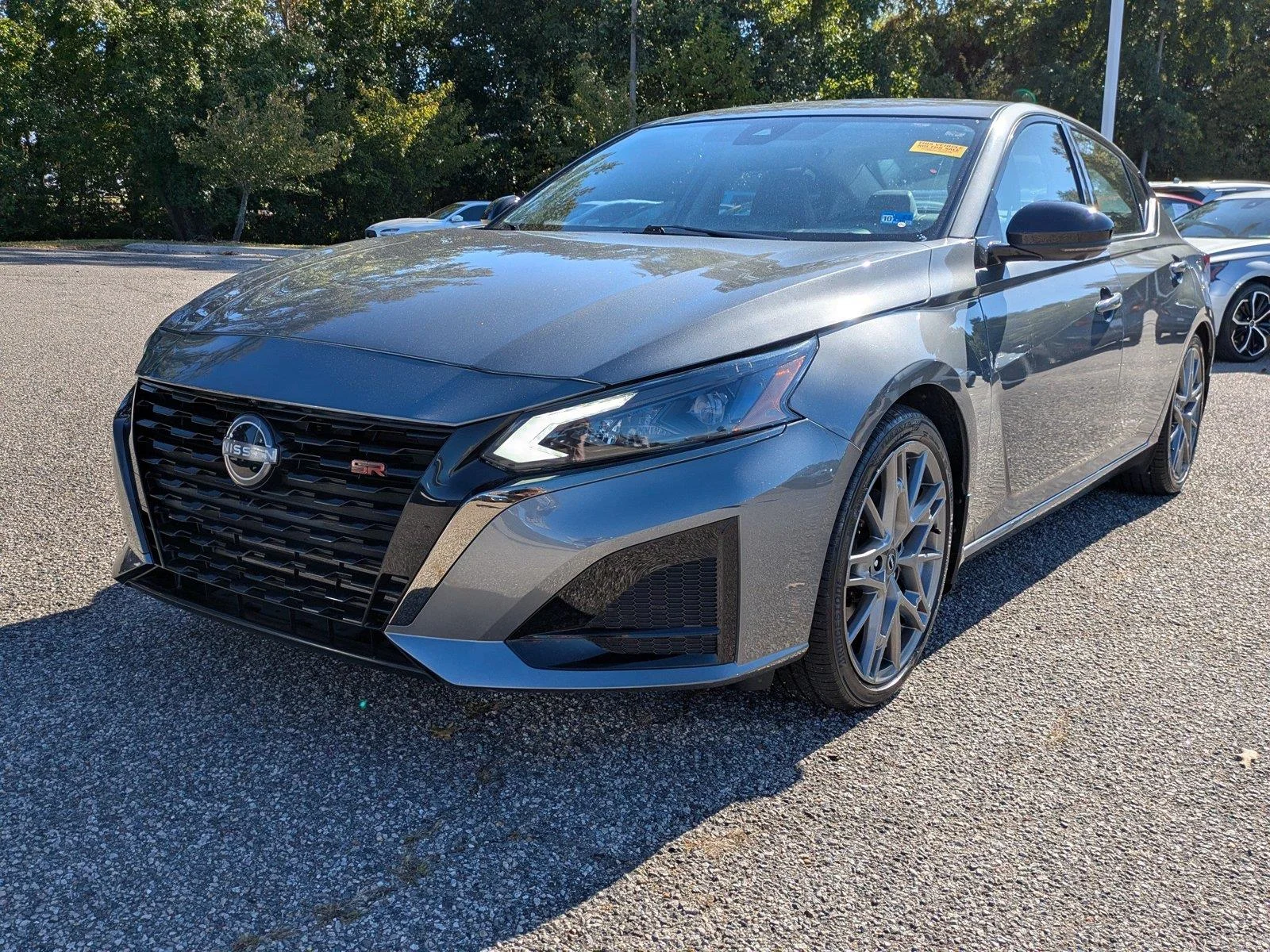 Used 2024 Gun Metallic Nissan 2.0 SR image 8