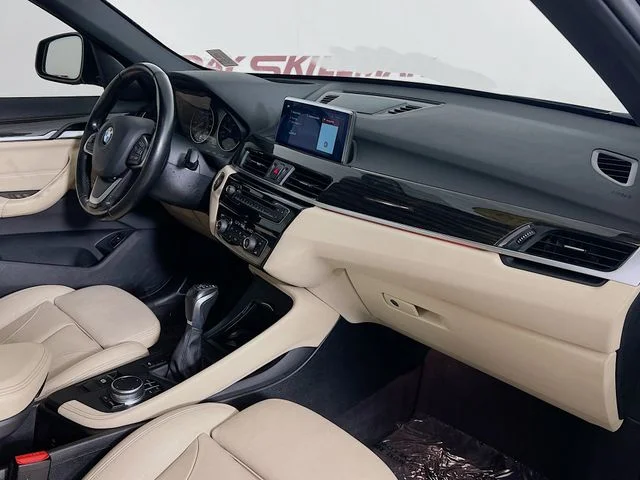 Used 2018 Black BMW xDrive28i image 39