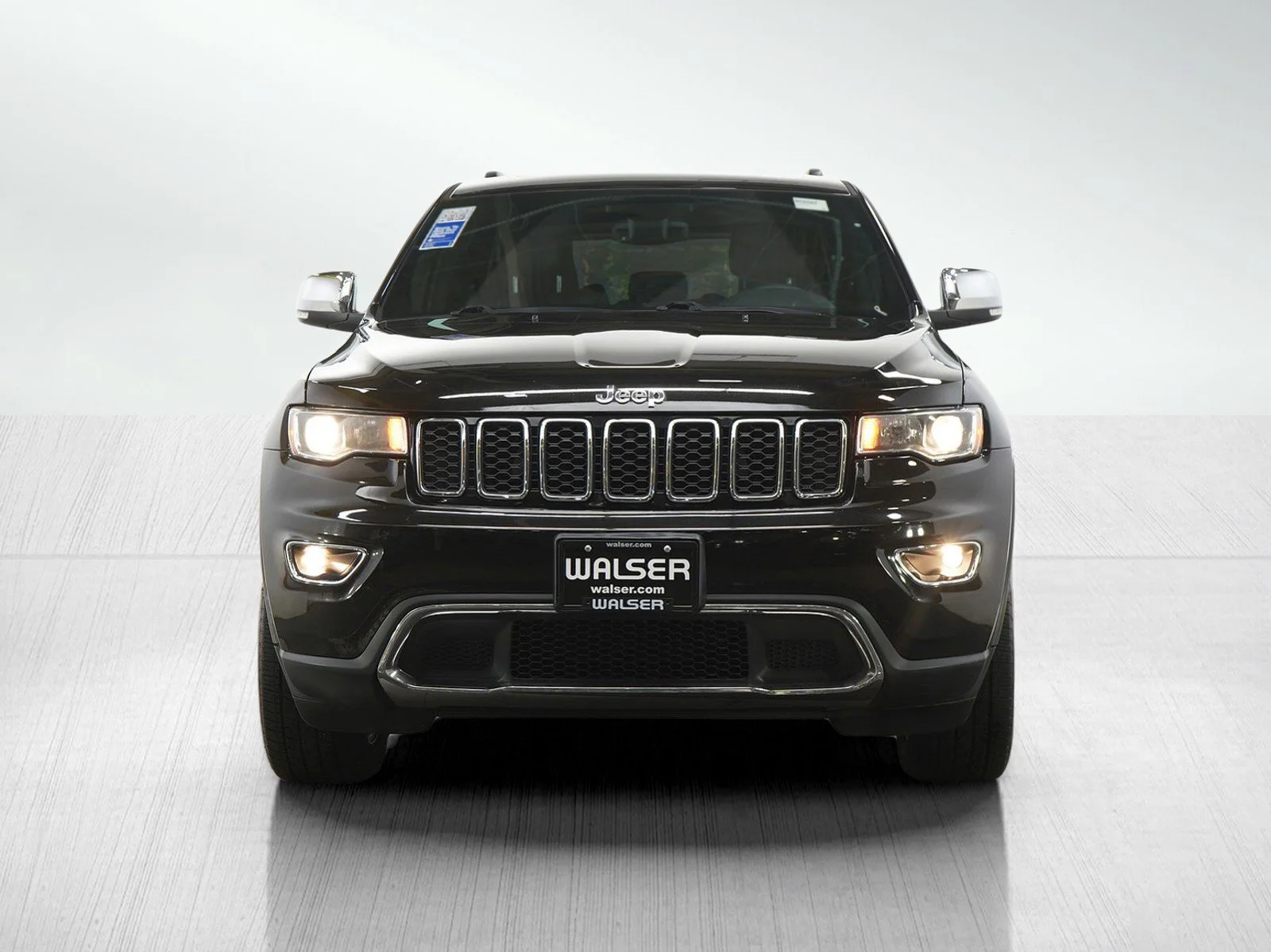 Used 2017 Jeep Grand Cherokee Limited with VIN 1C4RJFBT5HC908520 for sale in Burnsville, Minnesota
