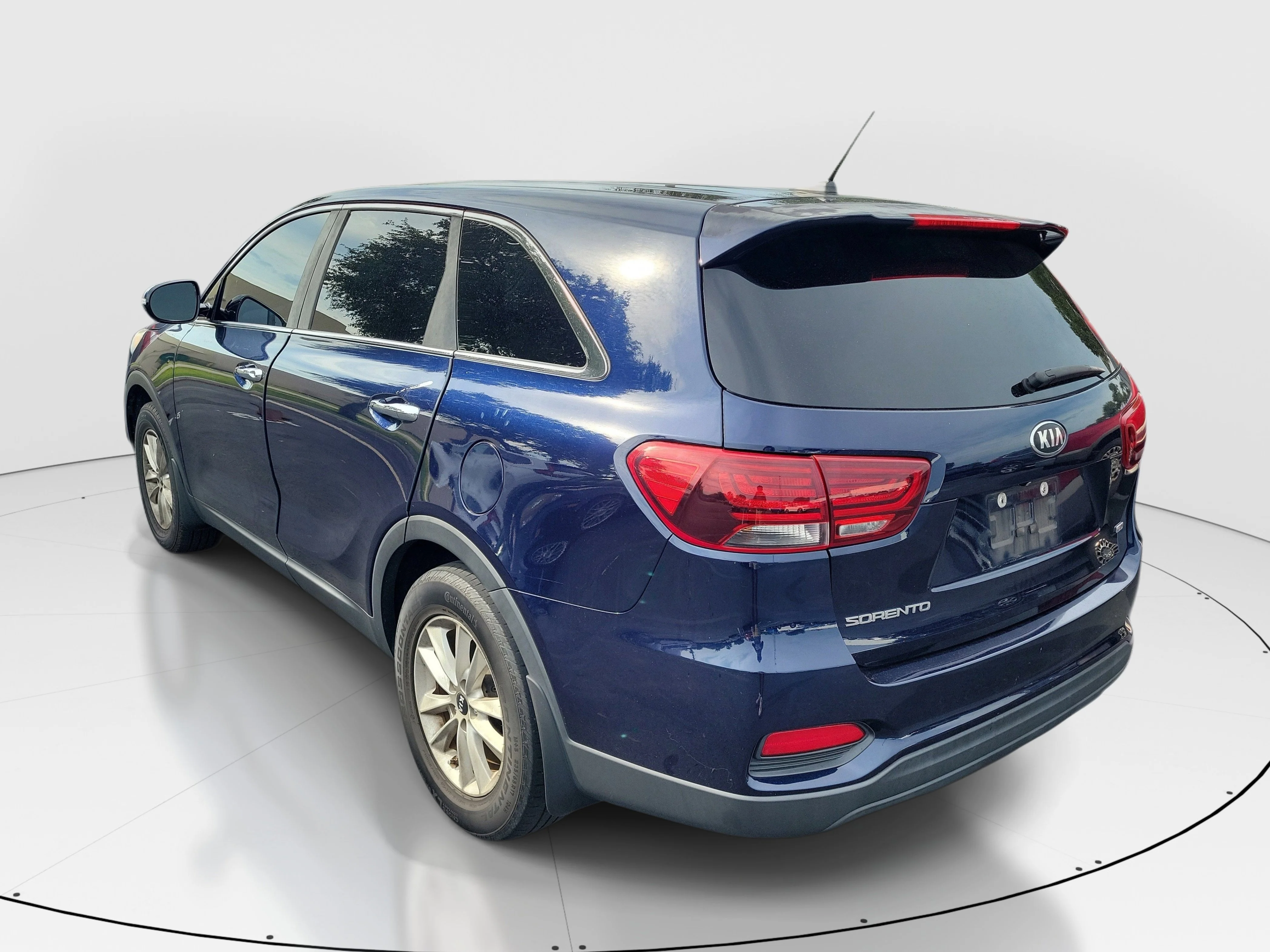 Used 2020 Imperial Blue Kia LX image 4