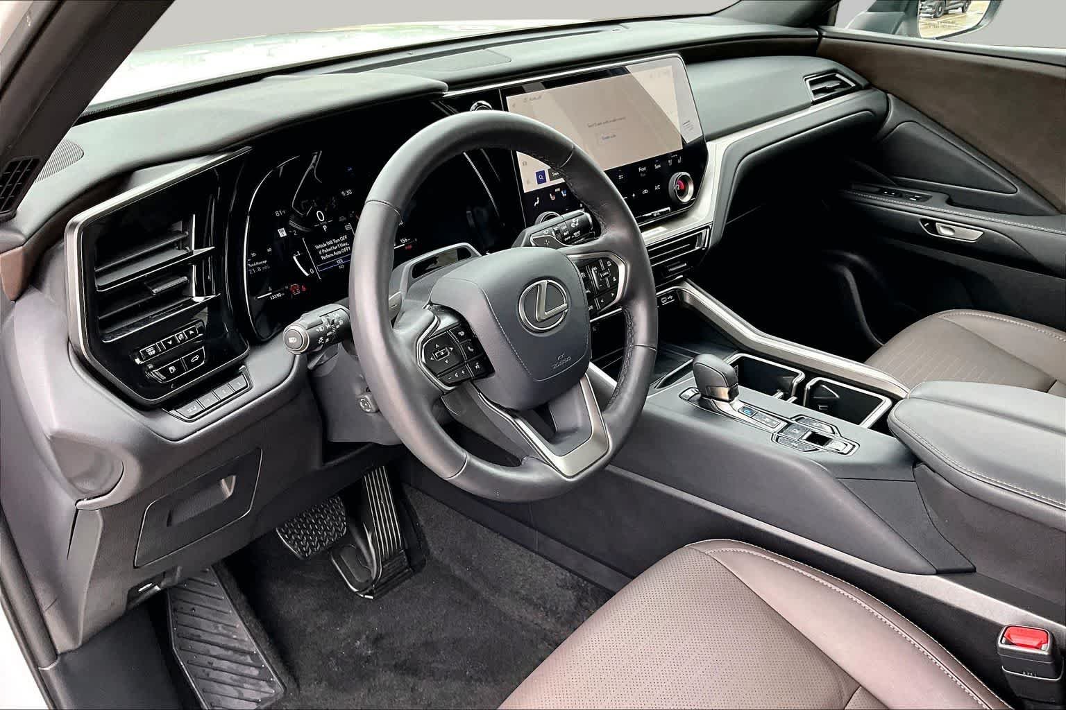 Certified Used 2025 Wind Chill Pearl Lexus Premium image 18