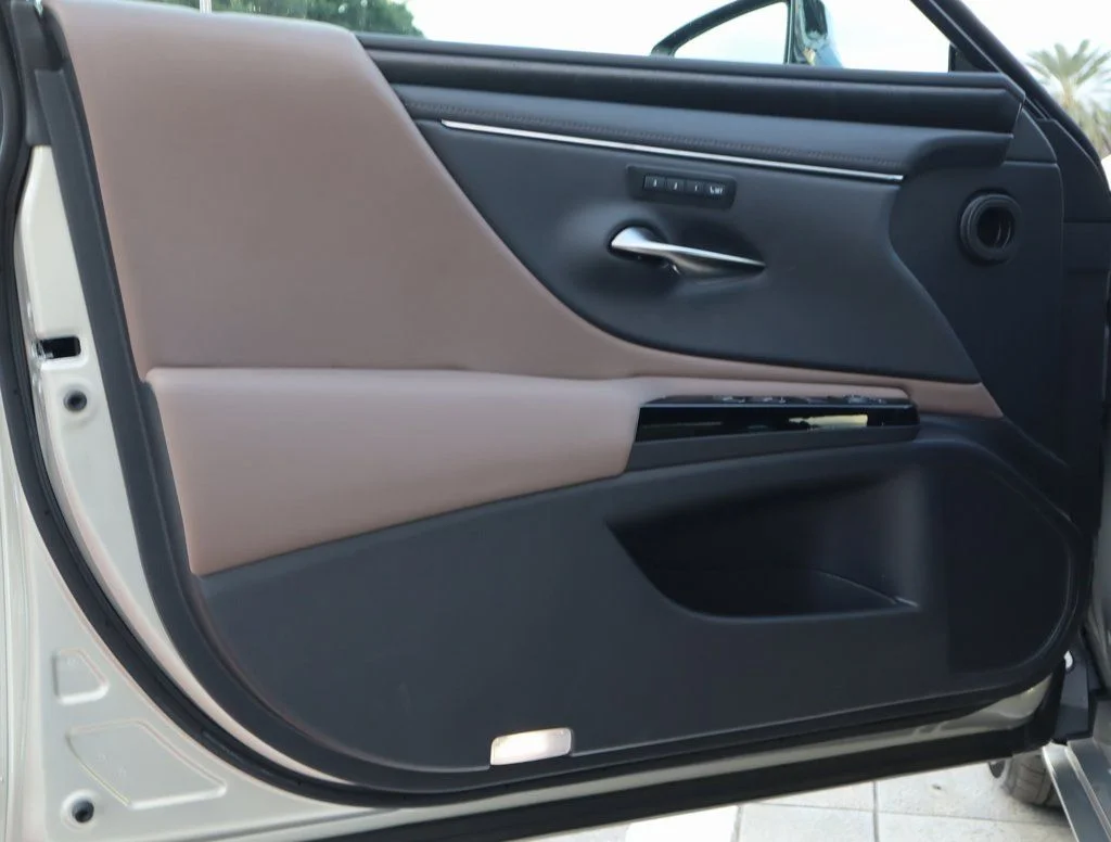 Used 2025 Beige Lexus 350 image 25