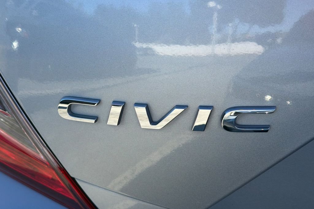 Used 2017 Lunar Silver Metallic Honda LX image 6