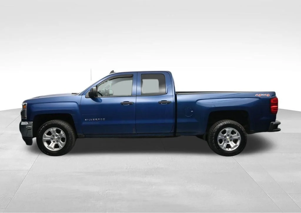 Used 2016 Blue Chevrolet WT image 2