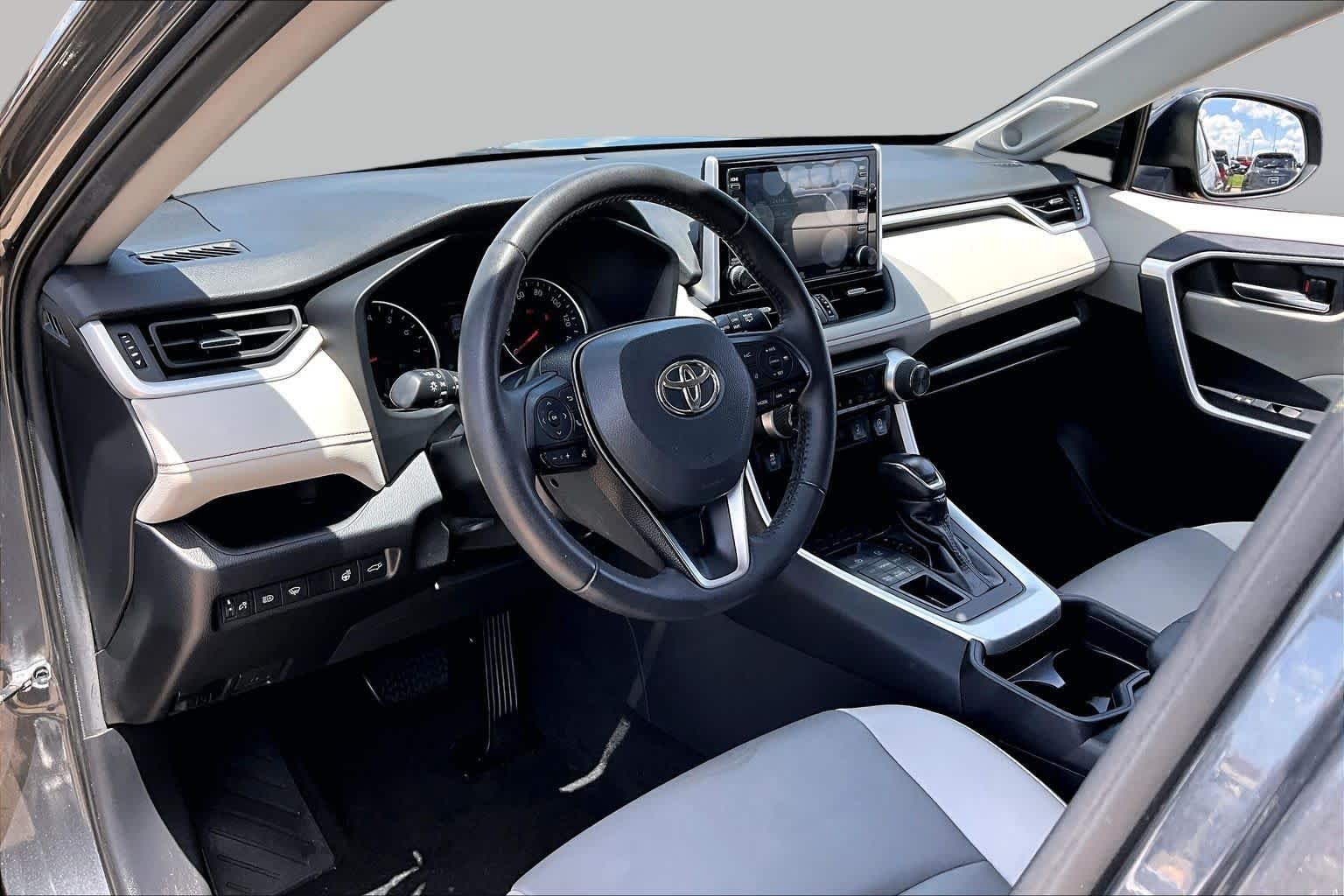 Used 2021 Magnetic Gray Metallic Toyota XLE Premium image 18