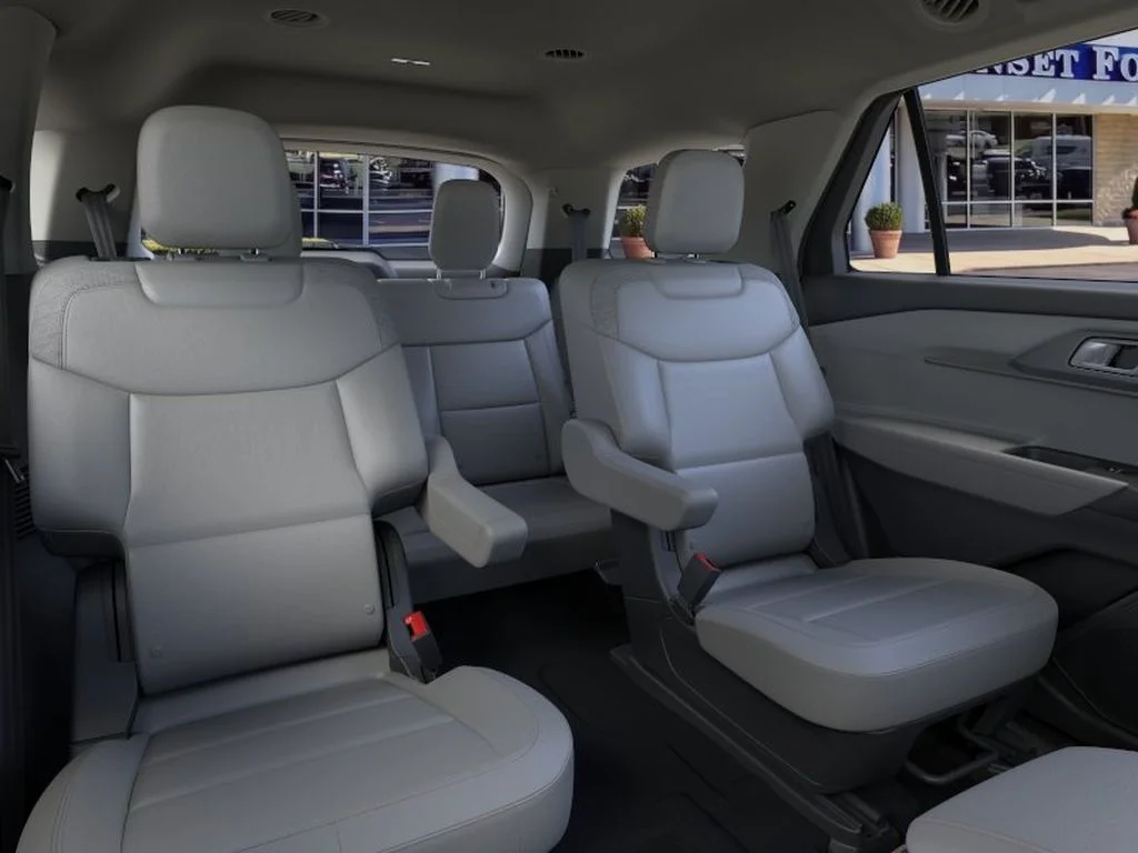 New 2026 Star White Metallic Tri-Coat Ford Active™ image 11