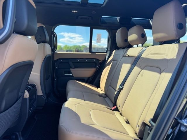 New 2026 Santorini Black Land Rover S image 11