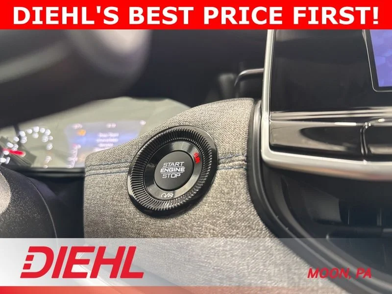 Used 2022 White Jeep Latitude image 26
