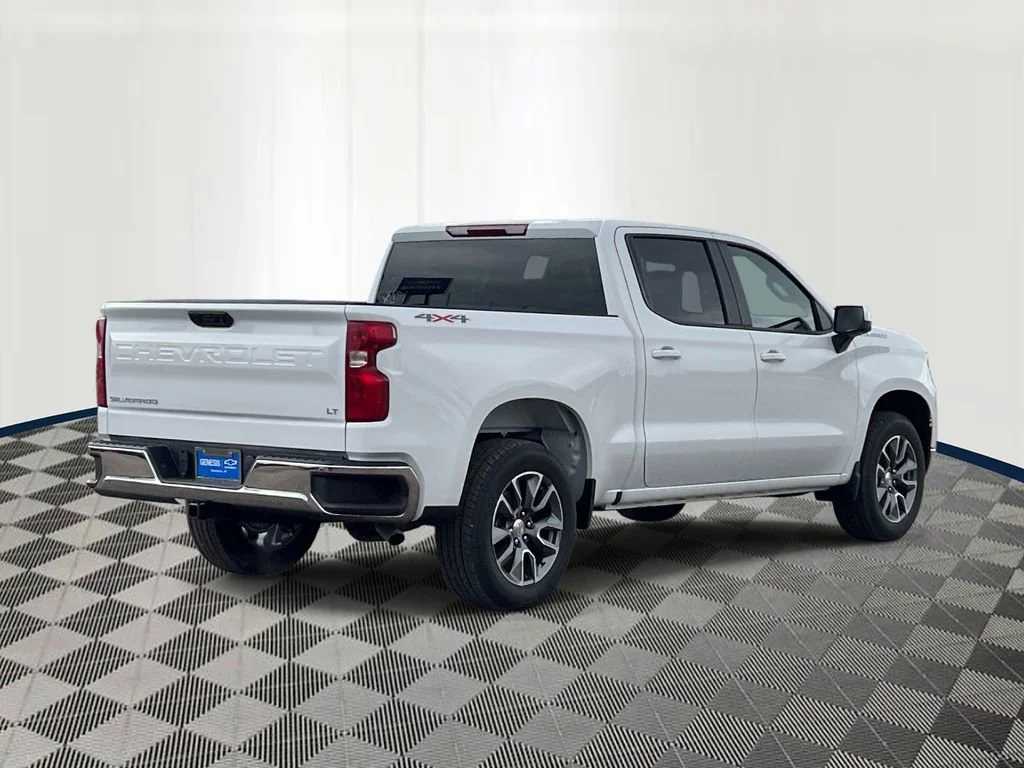 New 2026 Summit White Chevrolet LT (2FL) image 5