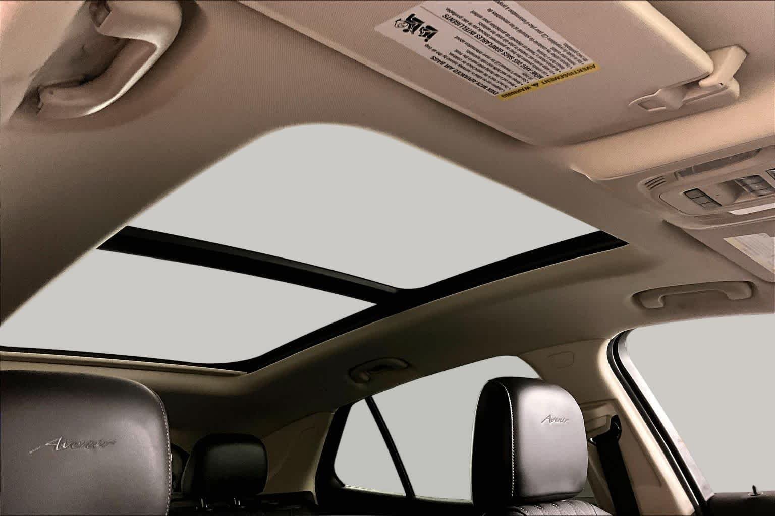 Used 2021 Summit White Buick Avenir image 14