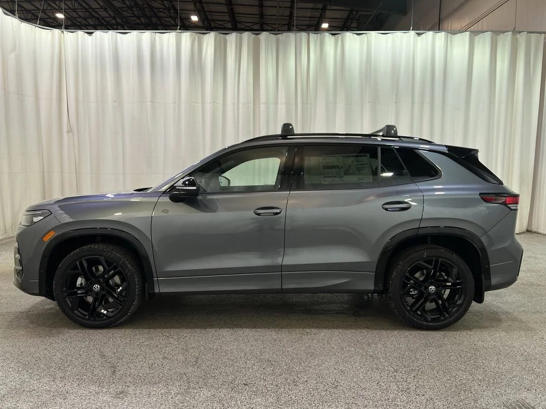 2026 Volkswagen Tiguan SE R-LINE BLACK - Photo 6
