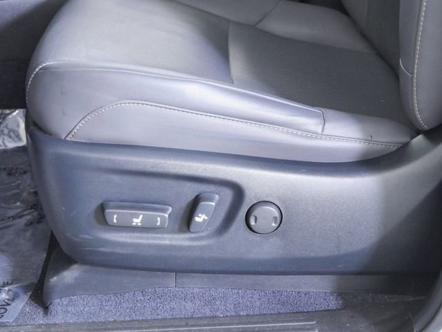 Certified Used 2023 White Lexus 460 image 25