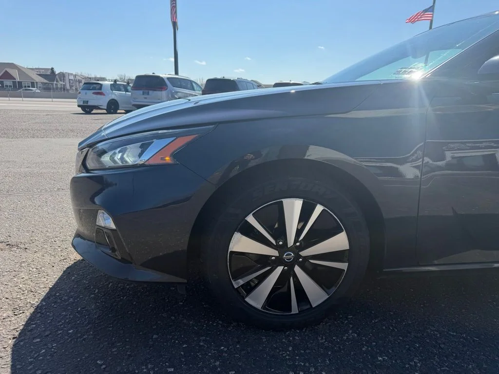 Used 2020 Blue Nissan 2.5 SL image 10