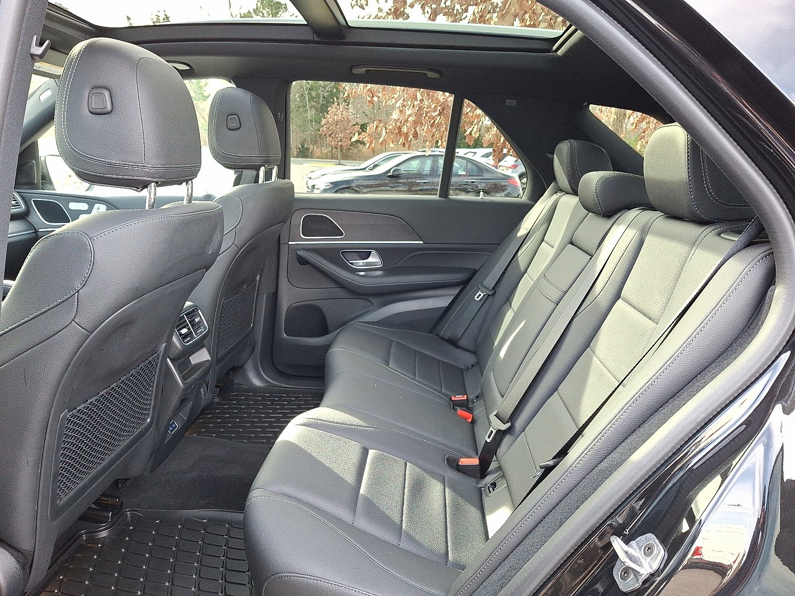 Certified Used 2026 Obsidian Black Metallic Mercedes-Benz  image 10
