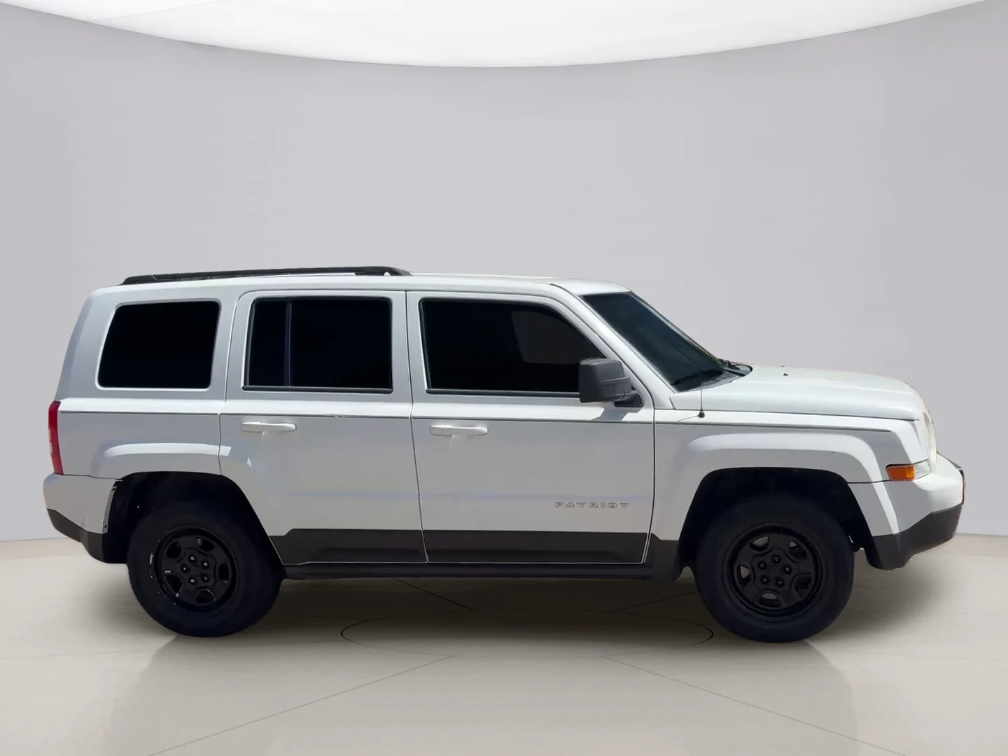 Used 2014 White Jeep SPORT image 4
