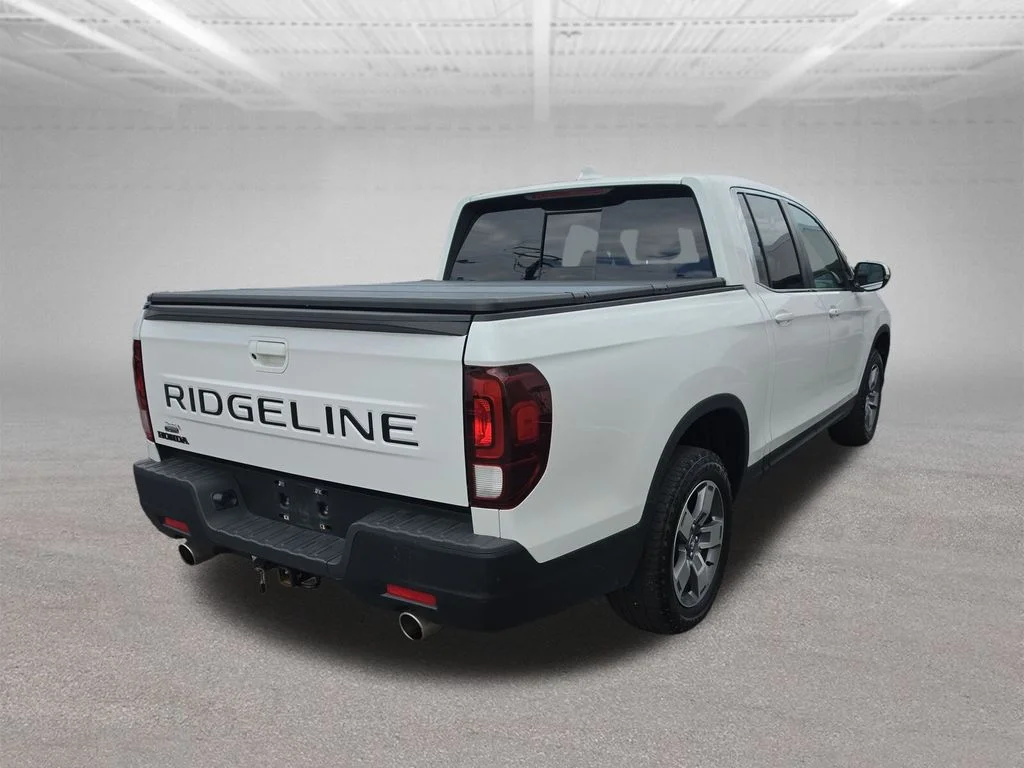 Used 2024 White Honda RTL image 6