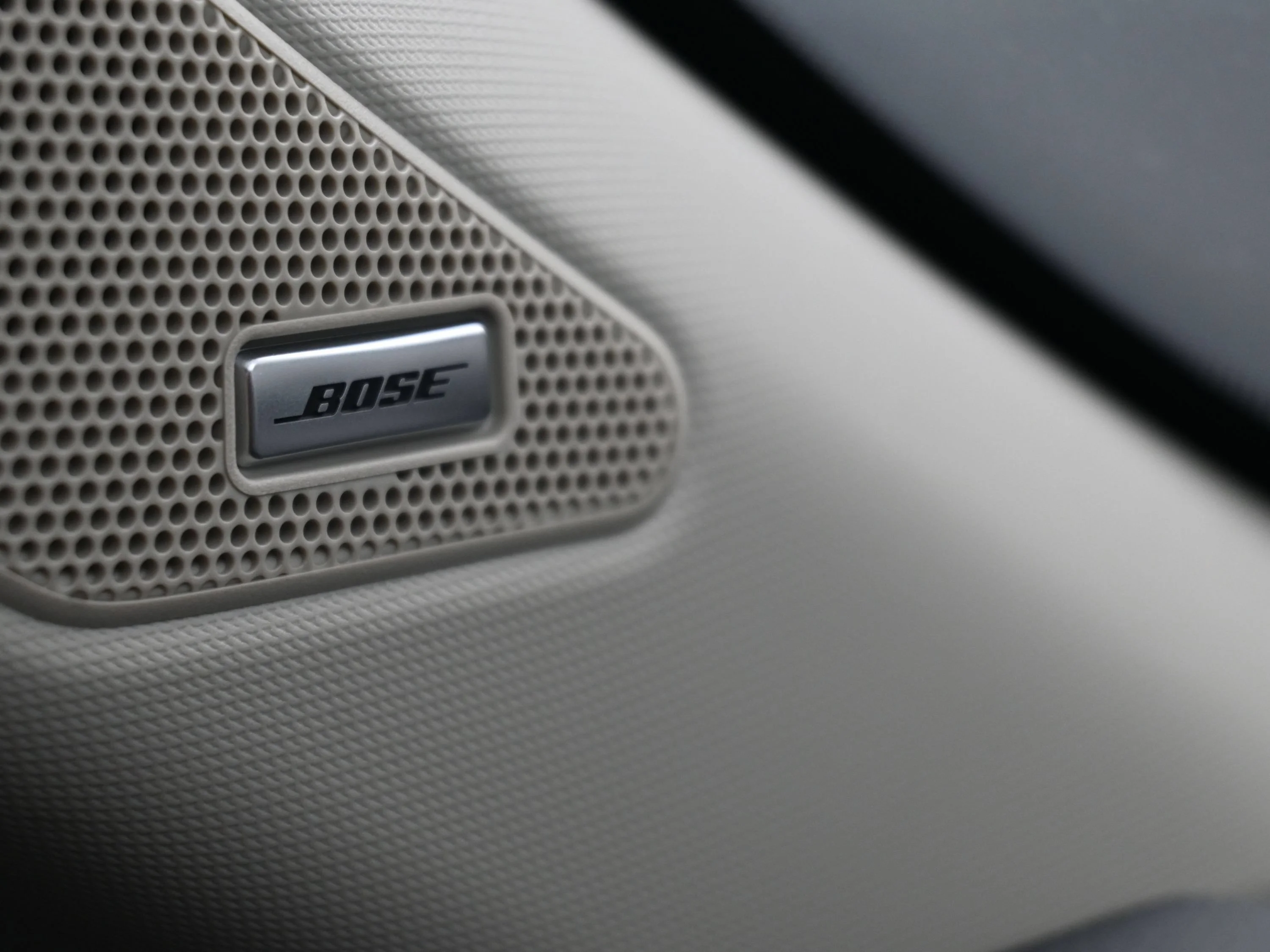 New 2026 Champagne Silver Metallic/Super Black Nissan Platinum image 21