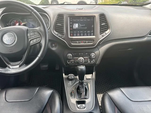 Used 2021 Orange Jeep Trailhawk image 19