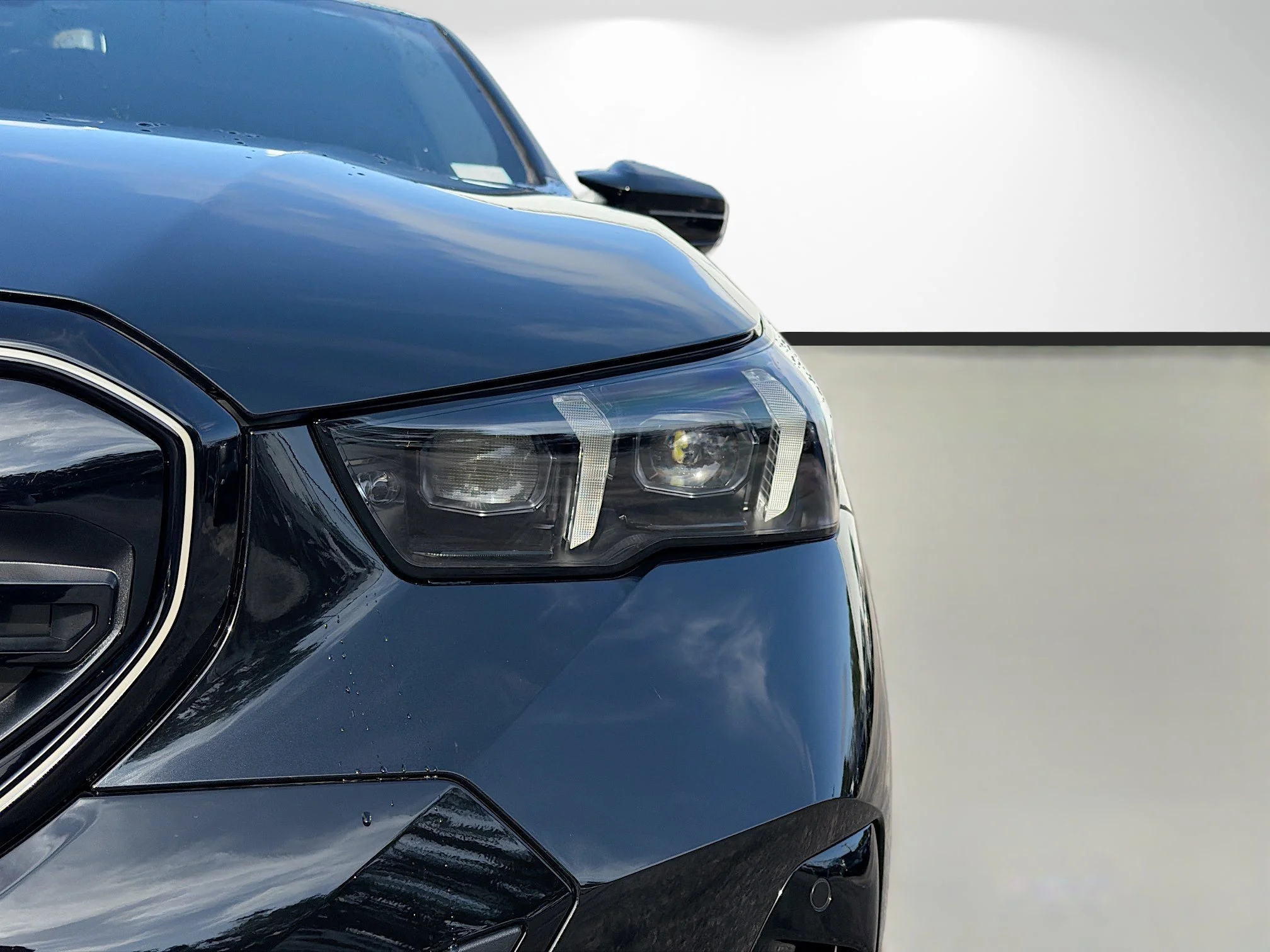 New 2026 Black Sapphire Metallic BMW M60 image 9