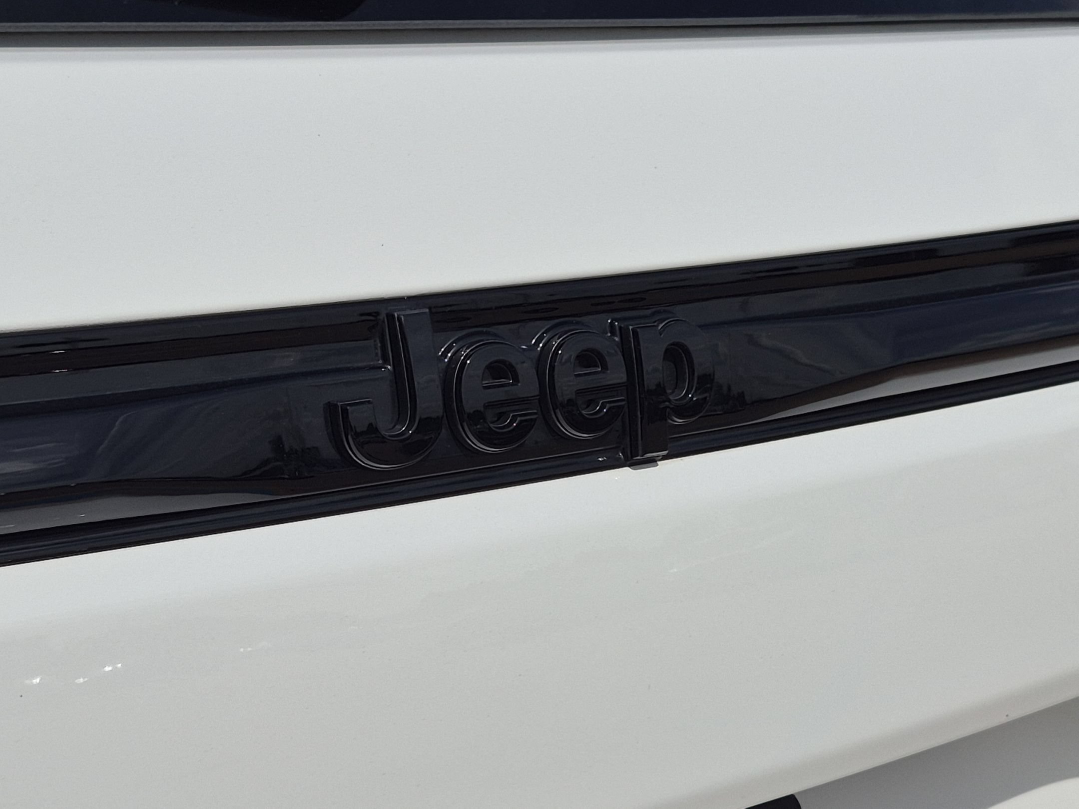 Used 2024 Bright White Clearcoat Jeep Limited image 28