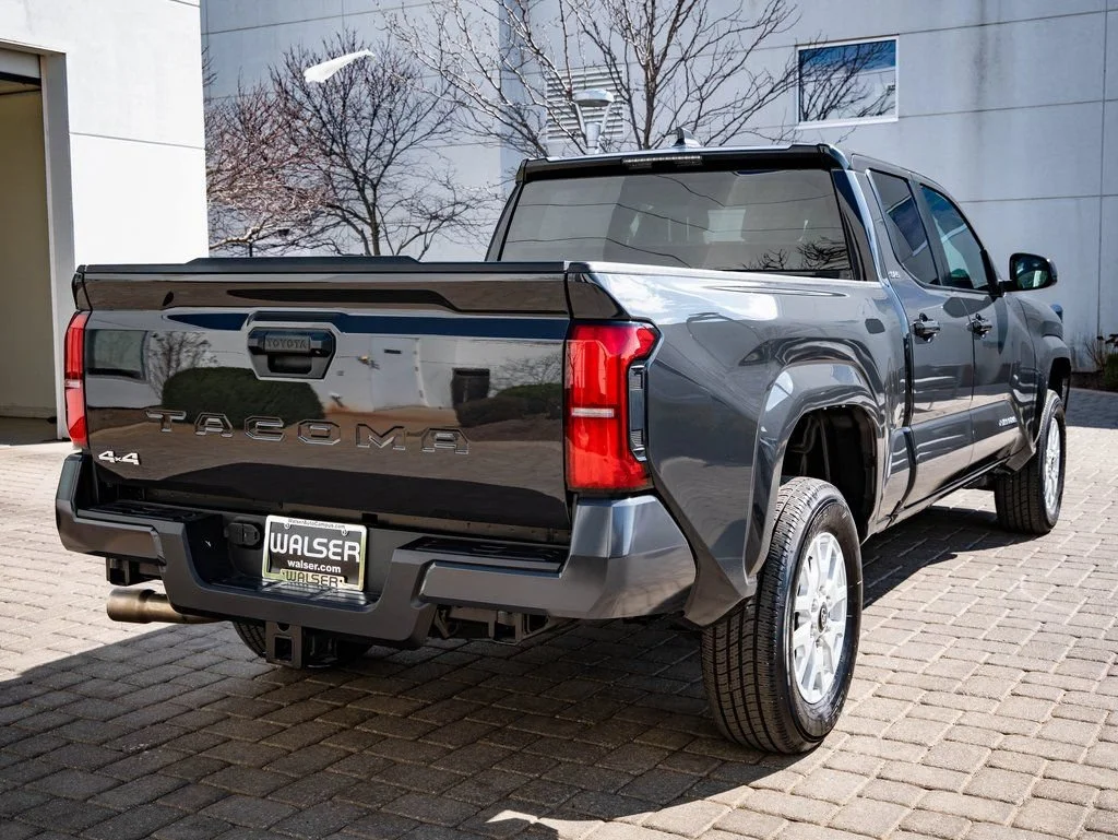 Used 2025 Underground Toyota SR5 image 7
