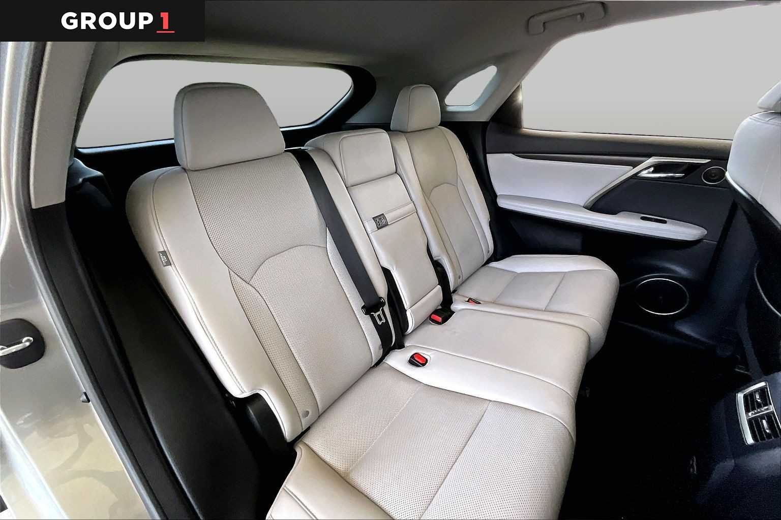 Used 2021 Atomic Silver Lexus  image 17