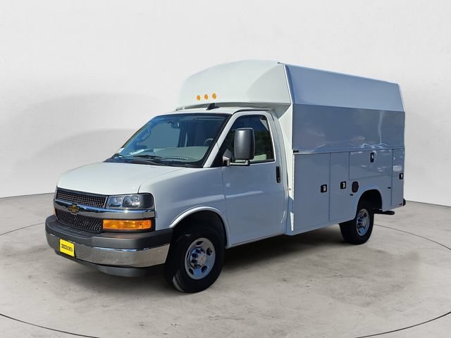 2025 Chevrolet Express Cutaway
