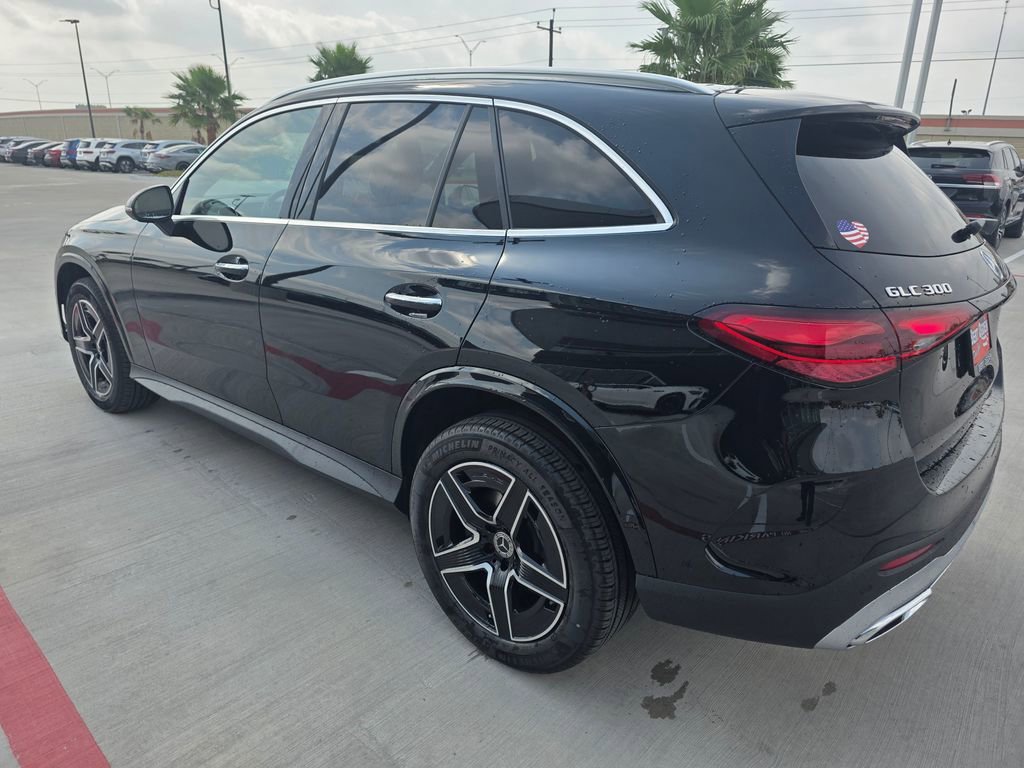 New 2026 Black Mercedes-Benz GLC 300 image 32