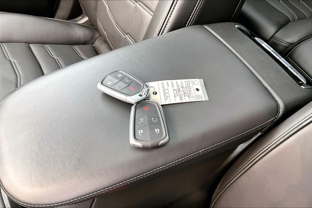 Used 2025 White Cadillac Premium Luxury image 10