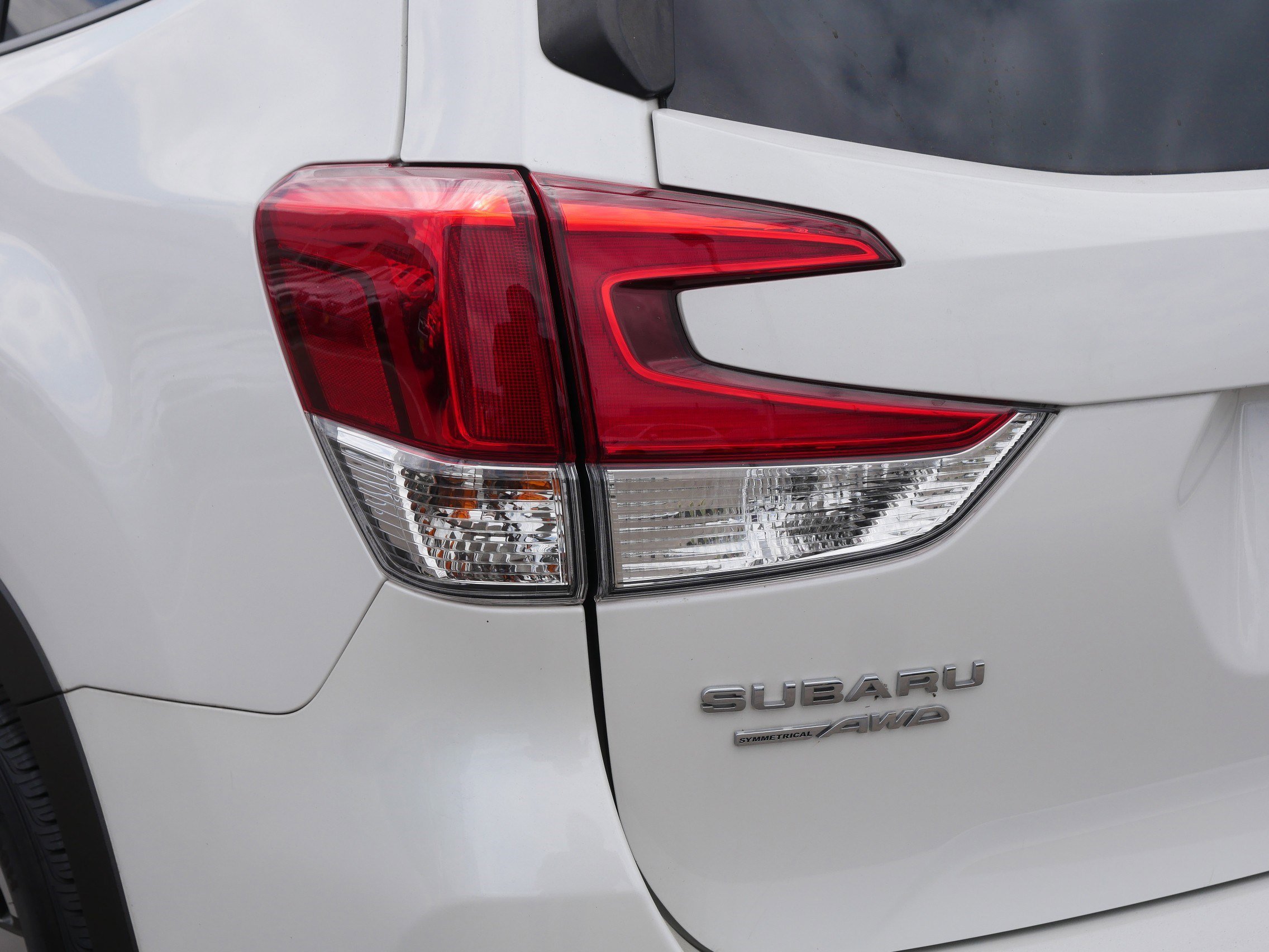 Used 2023 Crystal White Pearl Subaru Premium image 17