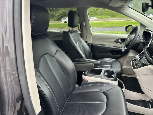 Used 2023 Gray Chrysler Touring L image 30