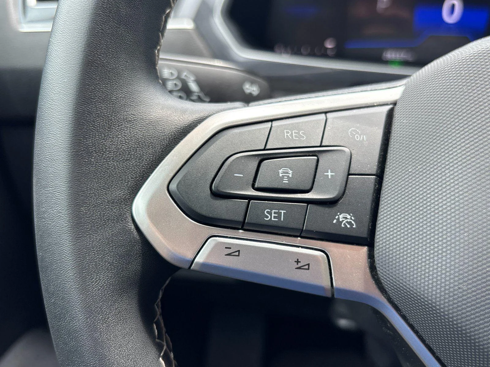 Used 2024 Platinum Gray Metallic Volkswagen S image 18