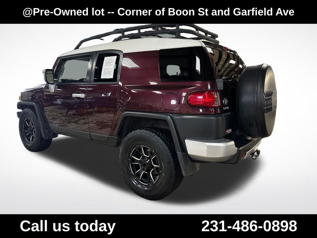Used 2007 Red Toyota Base image 3