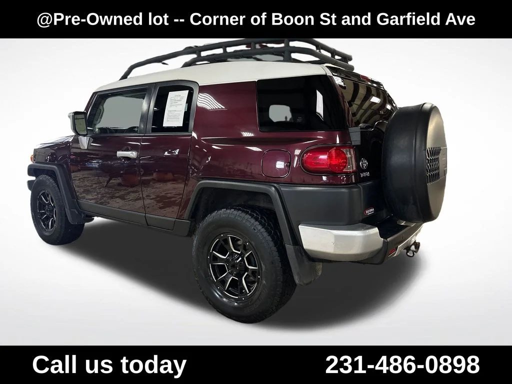 Used 2007 Red Toyota Base image 3