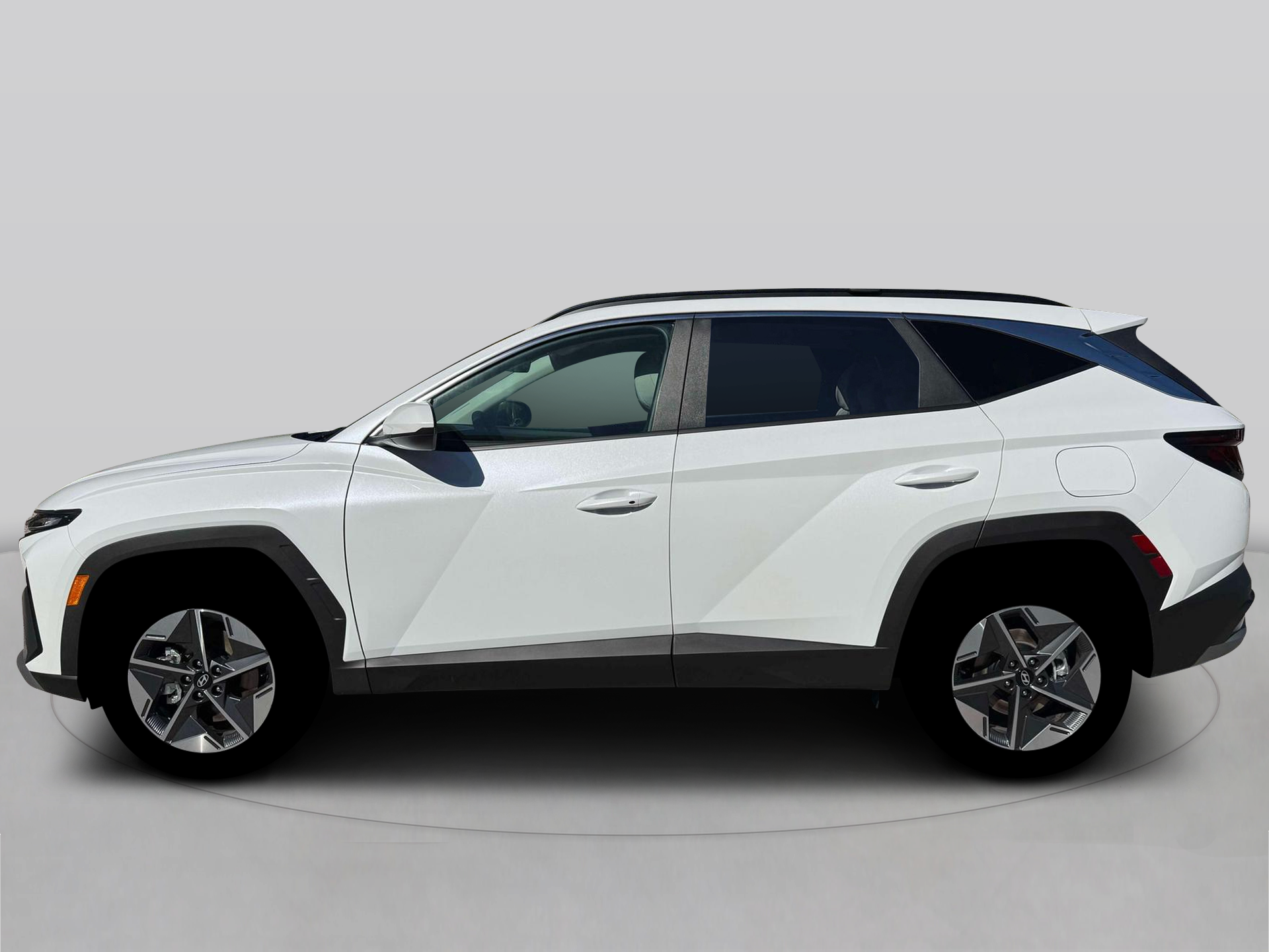 New 2026 White Hyundai SEL AWD image 3