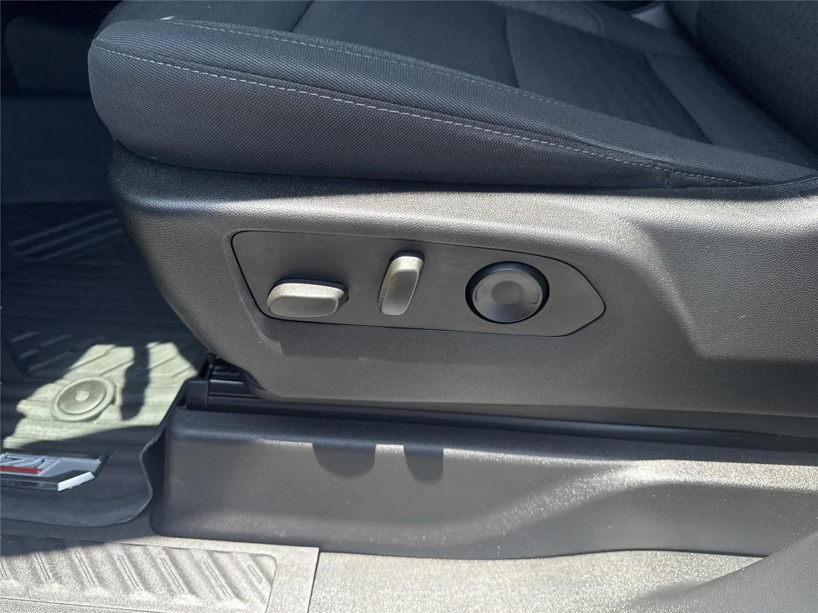 Used 2024 Summit White Chevrolet Custom image 12