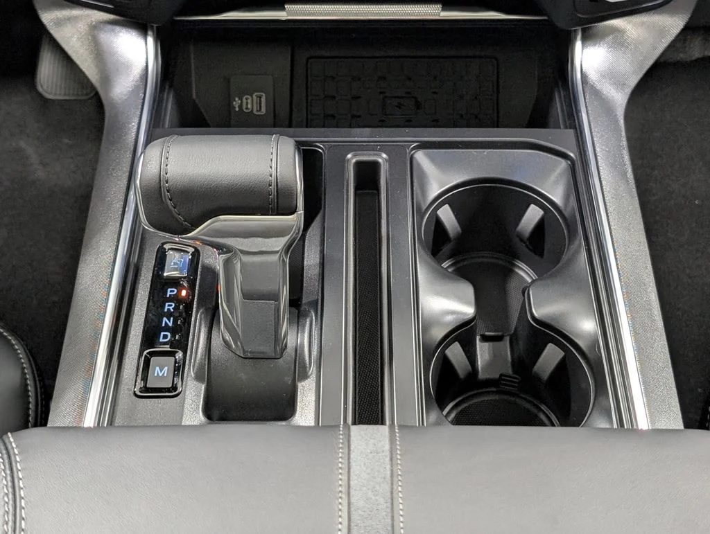 New 2026 Star White Metallic Tri-Coat Ford Platinum® image 9