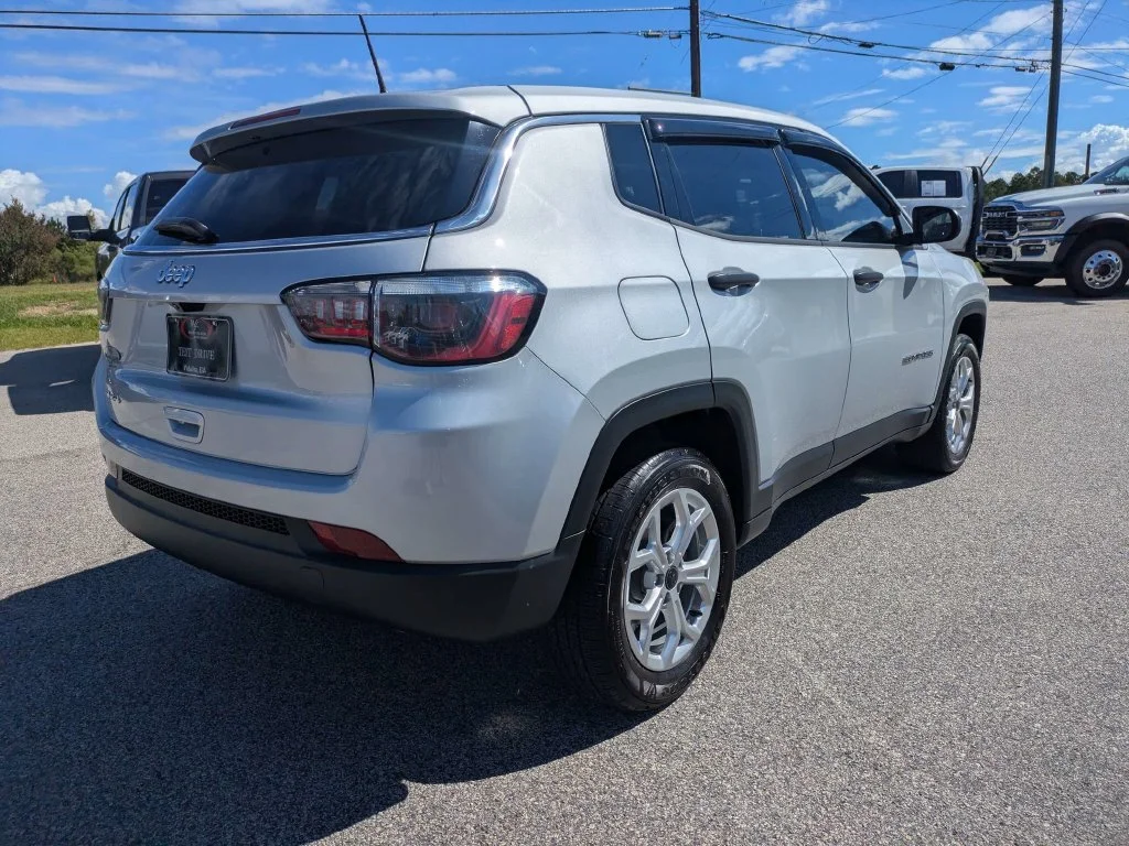 Used 2025 Silver Jeep Sport image 4