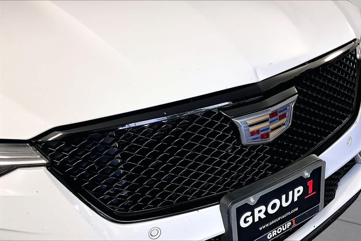 Used 2022 Summit White Cadillac Sport image 27