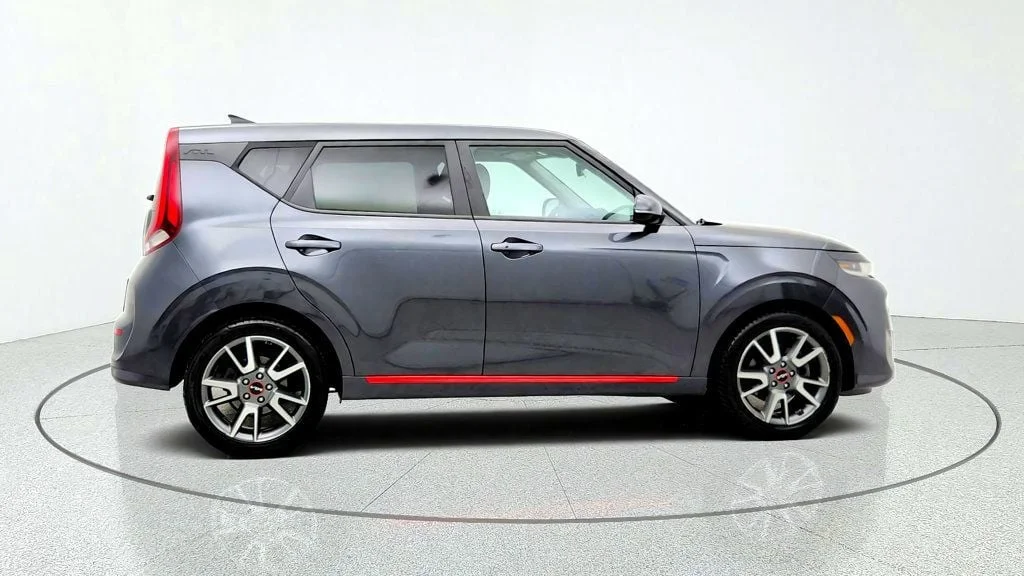 Used 2022 Gravity Gray Kia Turbo DCT image 4
